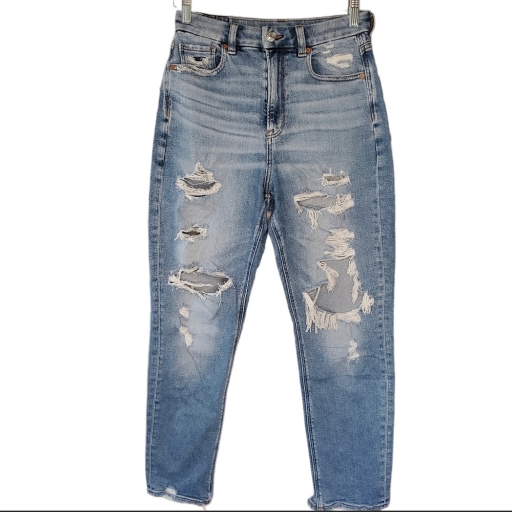 American Eagle curvy mom jeans high rise light wash distressed size 4
